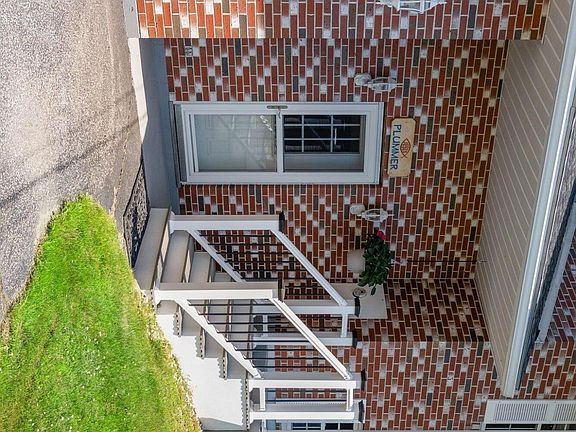 4th image of 28 Edgecomb Road
