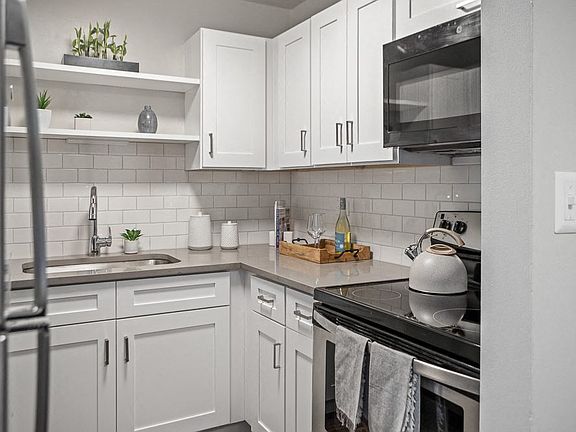 2nd image of 450 Manda Ln #400-522