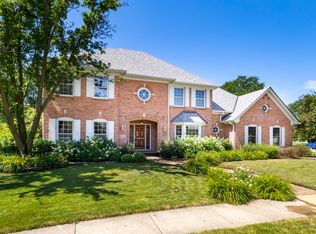 107 Hawkins Cir, Wheaton, IL 60189