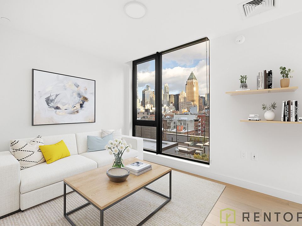 1st image of 554 W 46th St #815