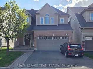 2714 Grand Vista Cir, Ottawa, ON K2J 0W5
