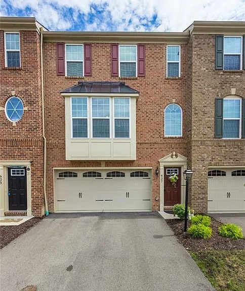 627 Edison Dr — Photo 1