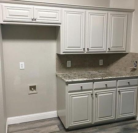 5th image of 520 Barbara Jean Ln