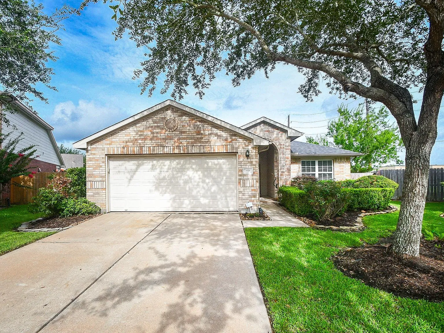 3 bed, 2.0 bath, 1620 sqft, $2,250 — Photo 2