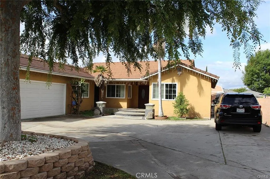 2 bed, 1800 sqft, $5,500 — Photo 1
