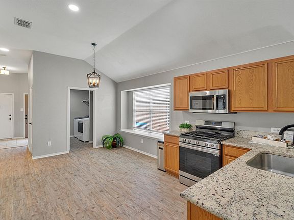 4th image of 11828 Cottontail Dr