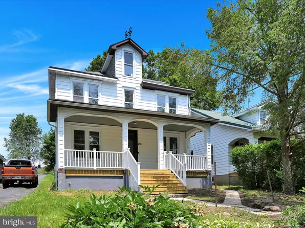 71 Pleasant Valley Rd, Pine Grove, PA 17963