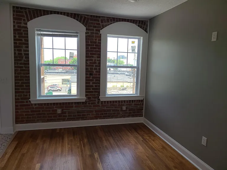 122 W Linwood Blvd #4 — Photo 15