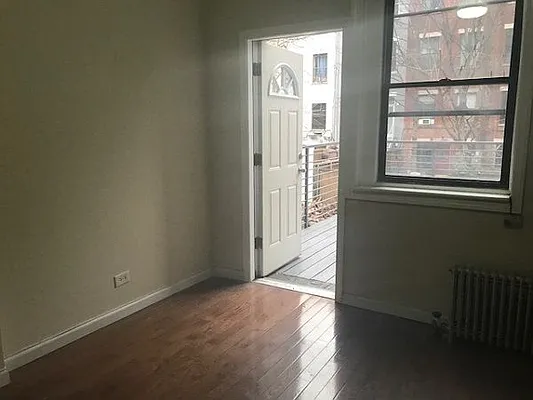 Rented by Perry Associates NYC Inc | media 18