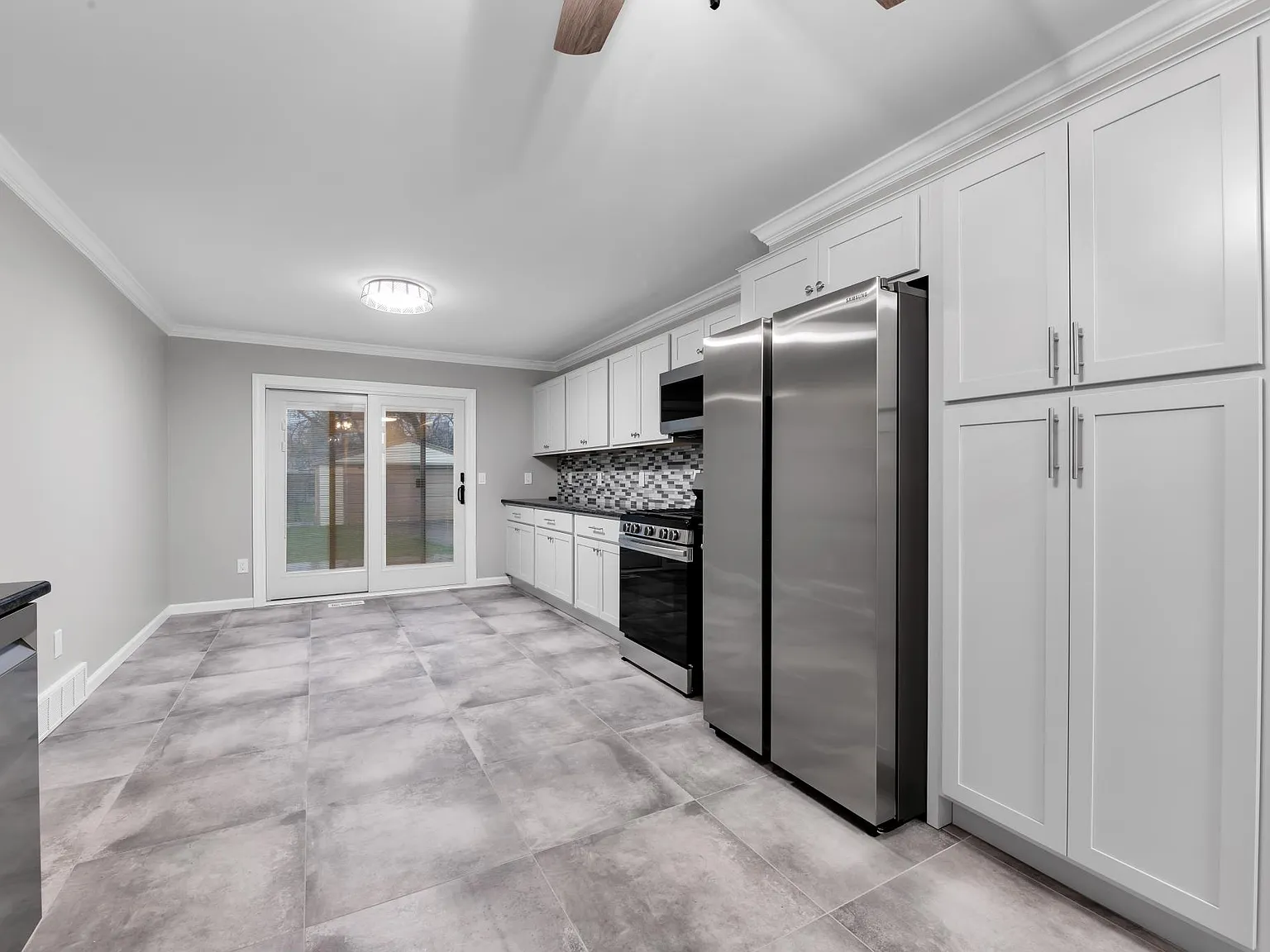 47555 Betty St — Photo 3