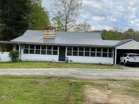 4th image of 2975 McMillan Pl
