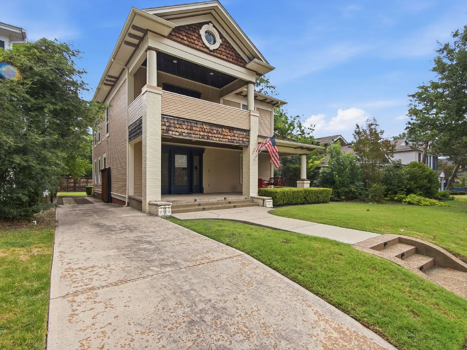 4 bed, 2.5 bath, 2880 sqft, $6,195 — Photo 3