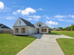 6 N Caesar Oaks Dr, Carriere, MS 39426