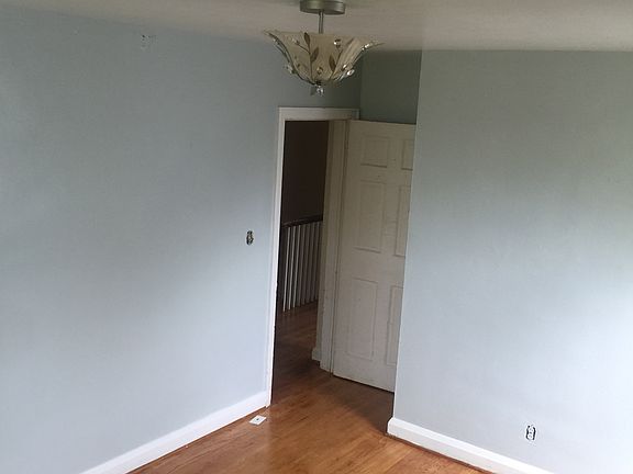 2nd bedroom upstairs