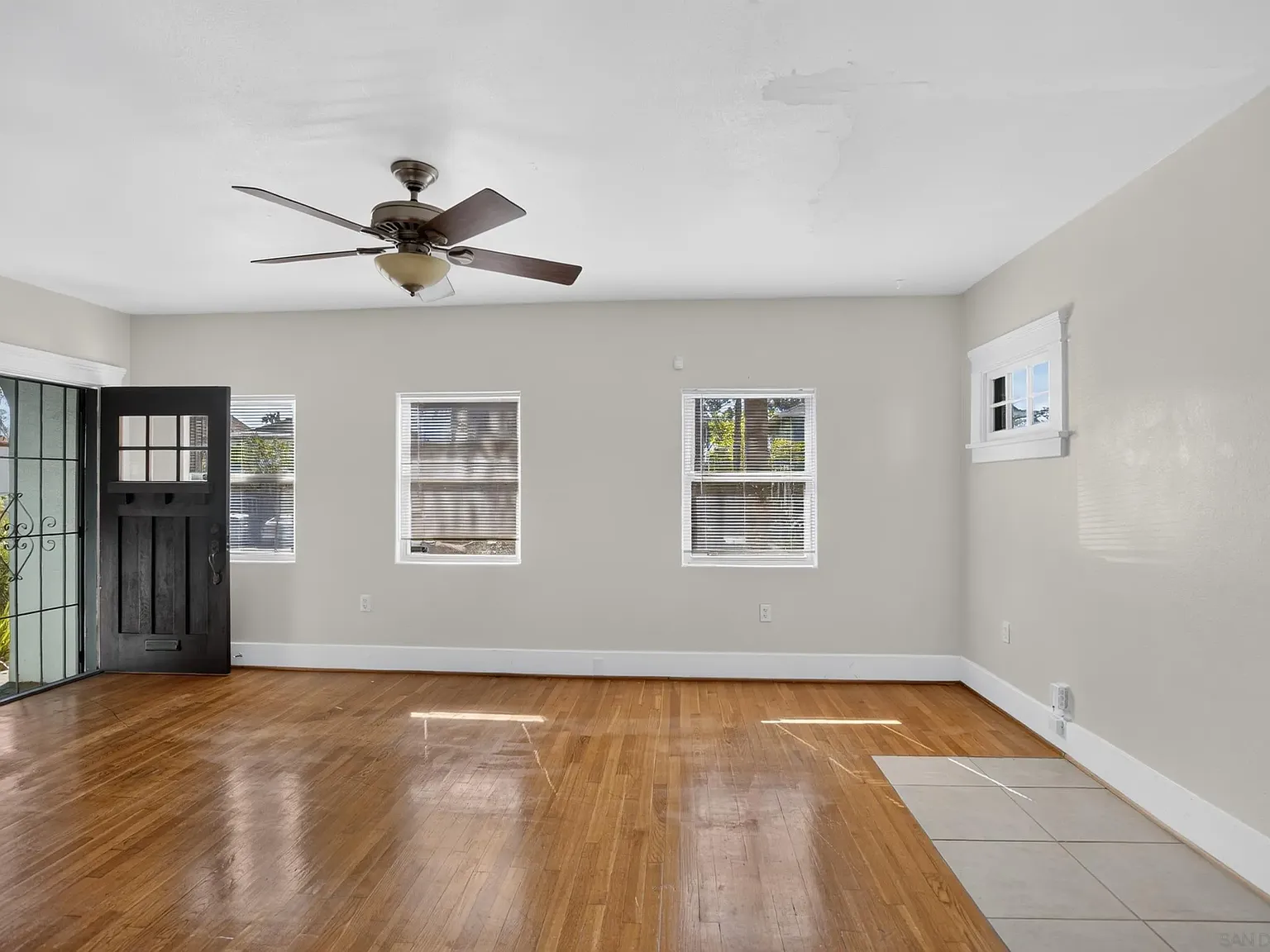 2 bed, 1.0 bath, 1128 sqft, $3,000 — Photo 2