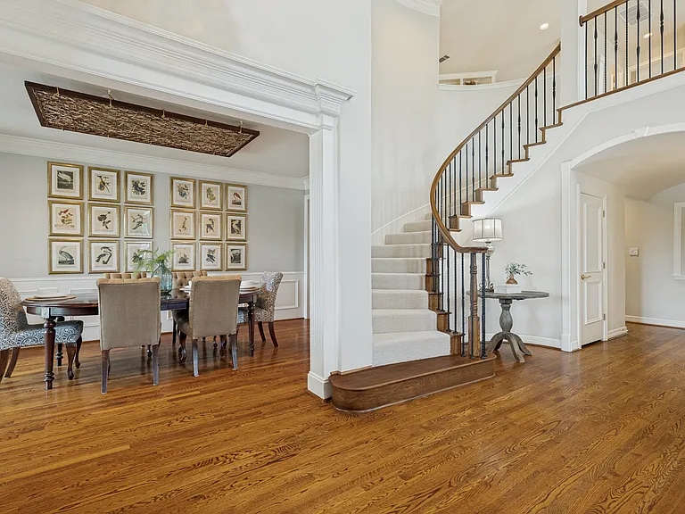 804 Waterbury Ct — Photo 8