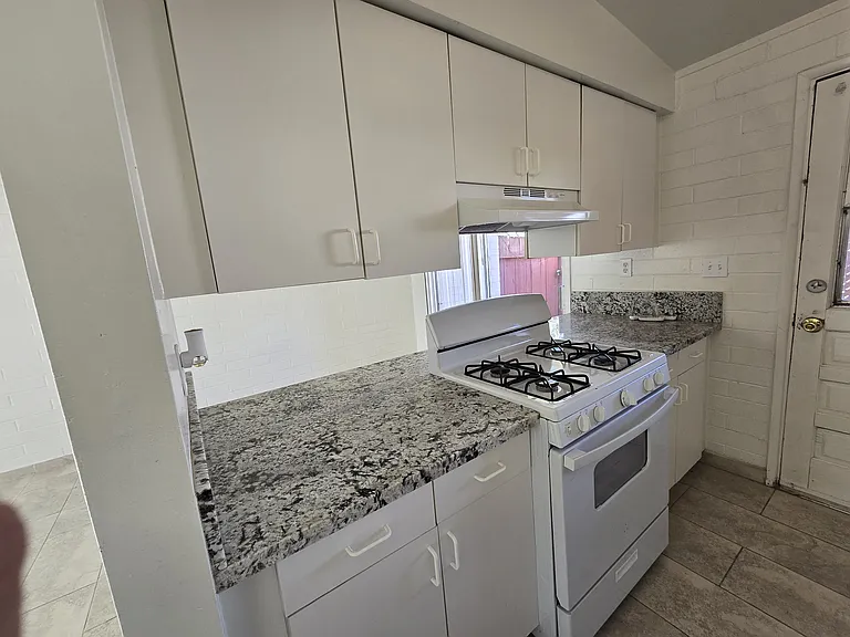 Kitchen with Large Island, Granite Counter Top