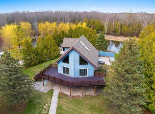 15409 Buck Ln, Mishicot, WI 54228