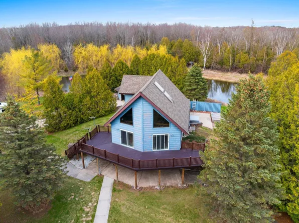15409 Buck LANE, Mishicot, WI 54228