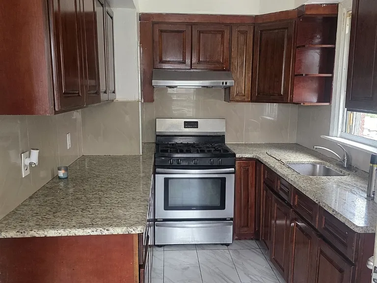 1700 Vista St — Photo 5