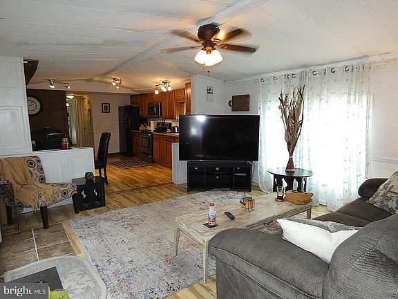 3rd image of 36 Dallas Dr