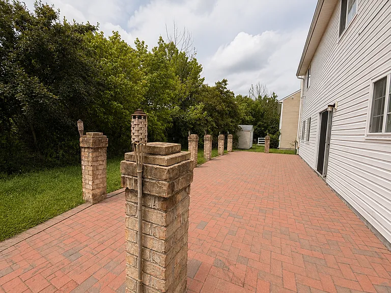 2610 Chatfield Dr — Photo 43