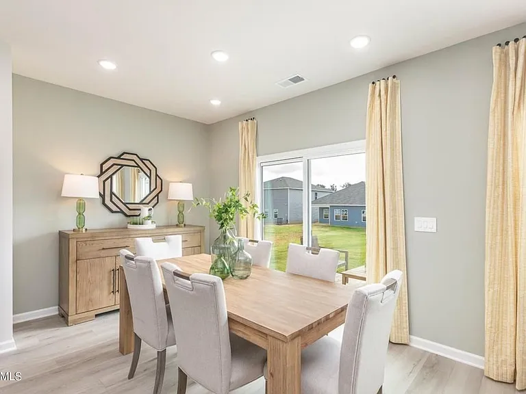 2118 Cherry Creek Rd — Photo 3