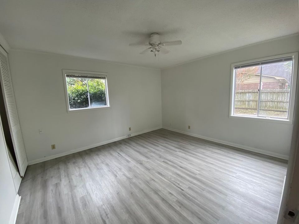 1st image of 2404 Pine Hill Dr