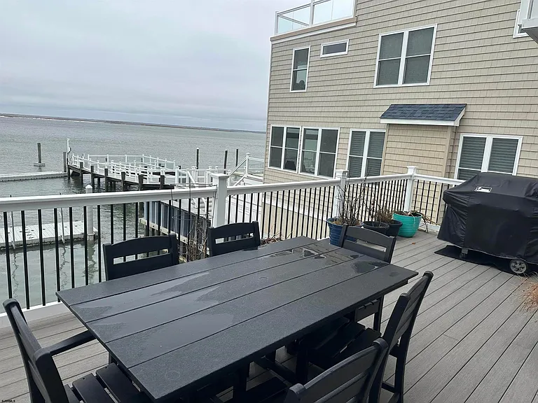 726 W Shore Dr — Photo 8