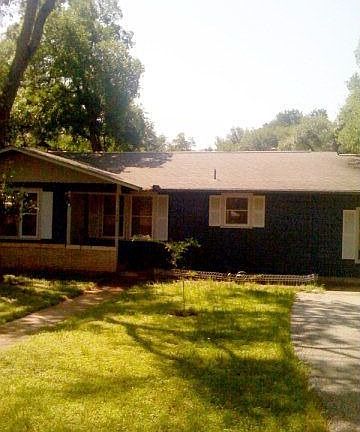 2nd image of 130 W Hillcrest Dr