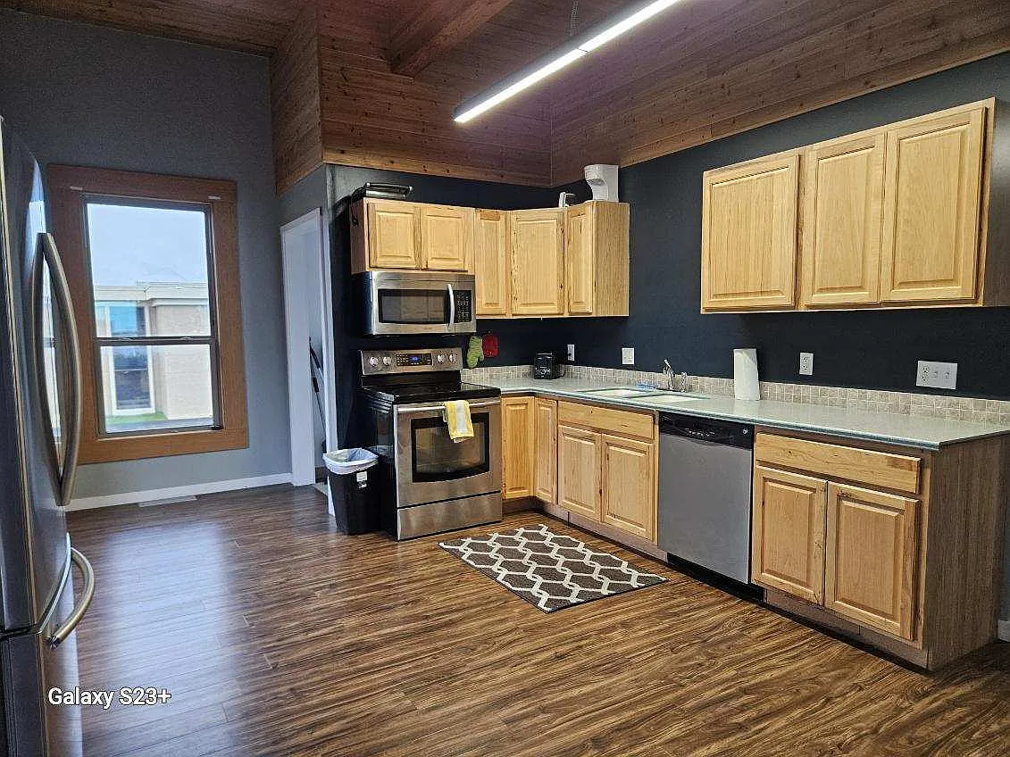 2 bed, 1200 sqft, $3,000 — Photo 2