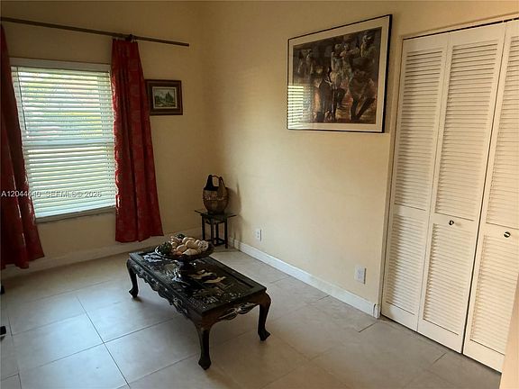 5th image of 2006 White Coral Ct