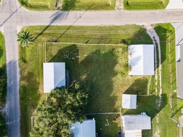 1410 W Jefferson Ave, Pt O Connor, TX 77982