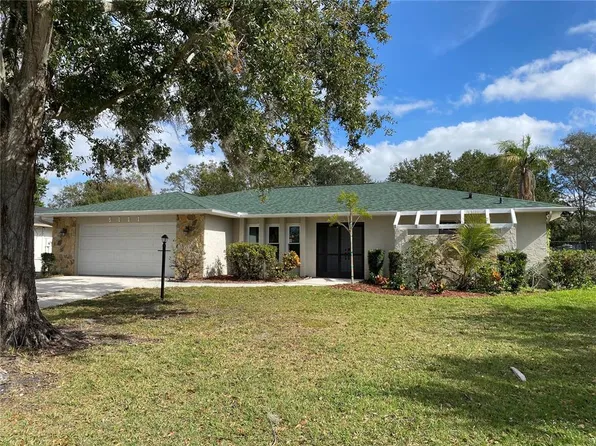5111 Country Meadows Blvd, Sarasota, FL 34235