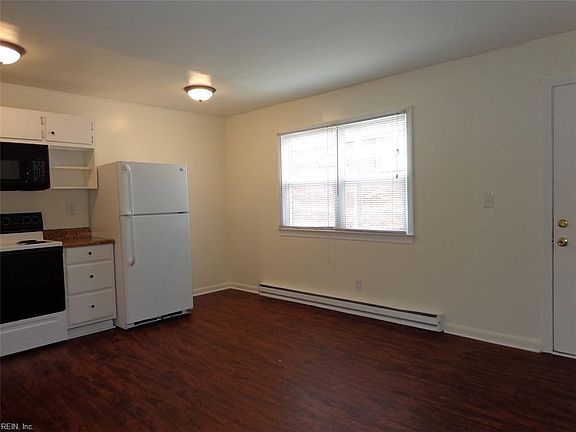 3rd image of 9616 1st Bay St APT 5