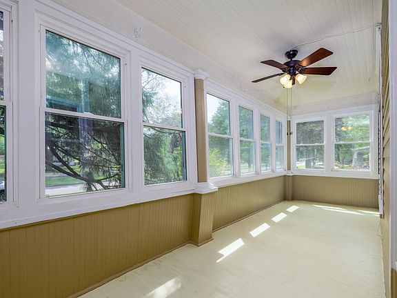 4th image of 308 E Iroquois St