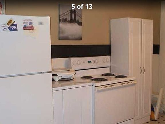 Kitchen/Dining Area - Range and Refrigerator Included