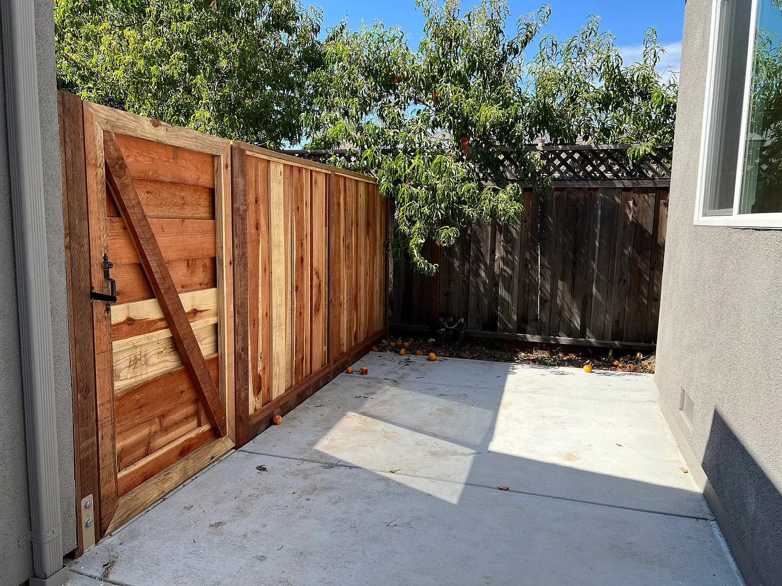 2 bed, 700 sqft, $2,860 — Photo 3