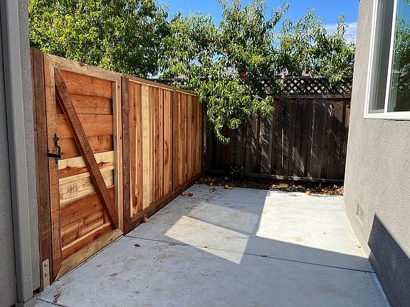 3rd image of 1087 Savannah Dr Unit 2