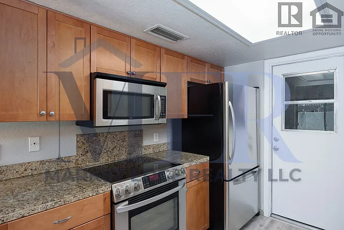 425 E Marco Polo Rd — Photo 11