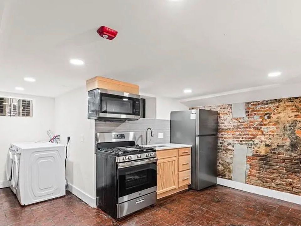 1st image of 1224 Chancellor St #B