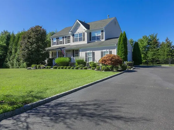 394 Hidden Acres Path, Wading River, NY 11792
