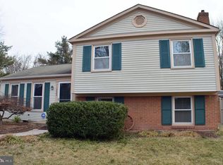 12609 Pinecrest Rd, Herndon, VA 20171