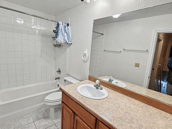 5th image of 3309 Oregon Dr #1
