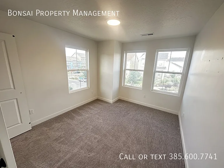 11723 S Leander Dr — Photo 12