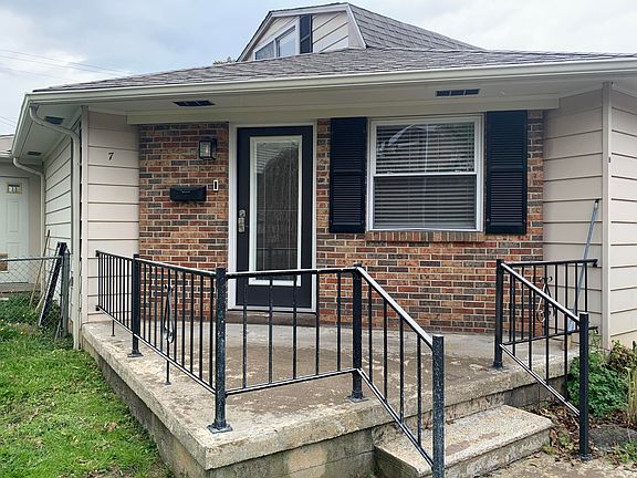 2nd image of 7 Wood Hill Ct
