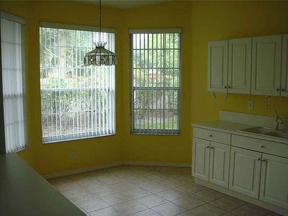 5th image of 7500 S Aragon Blvd #1