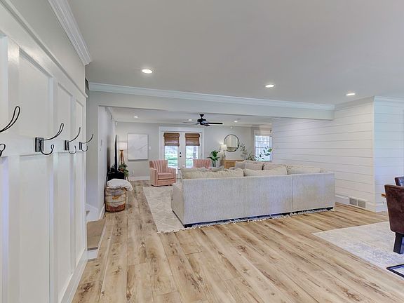 5th image of 5336 Rolling Oaks Dr N