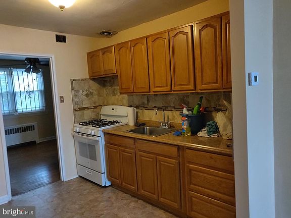 3rd image of 5326 N Marvine St Floor 1