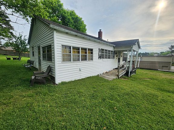 4th image of 1106 Lawson St